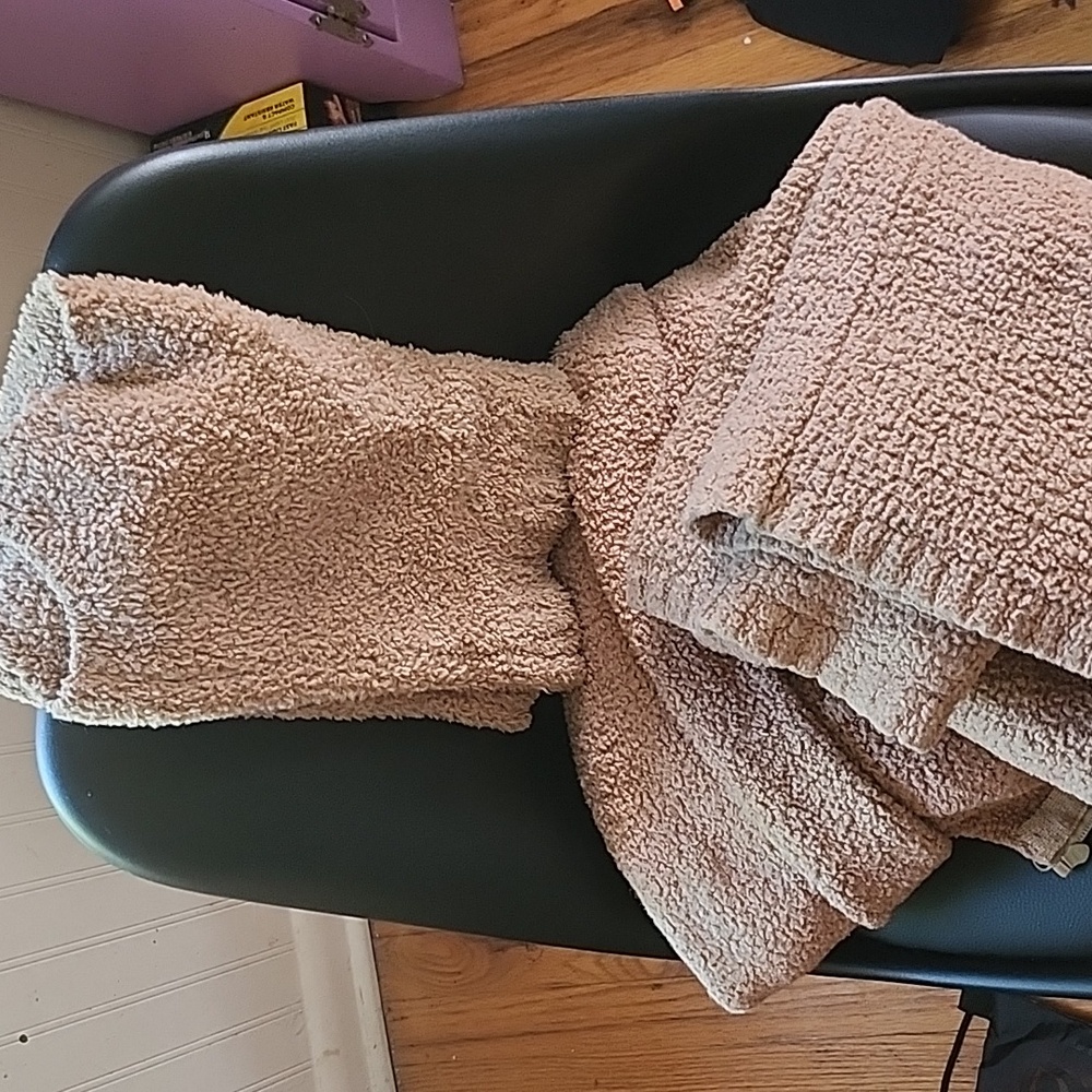 Skims camel cozy set S M